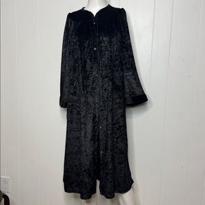House coat vintage NOS black velvety feel Sz L simply basic